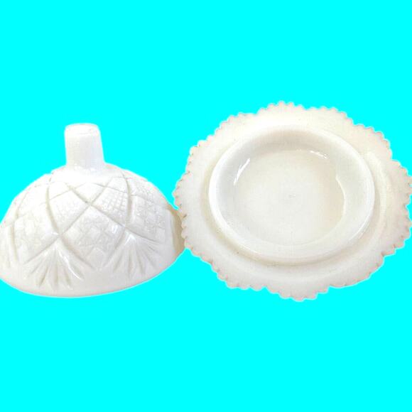 Vintage Westmoreland Thumbelina Child's Milk Glass Butter Dish 2.5”x3.5” White - Picture 3 of 4